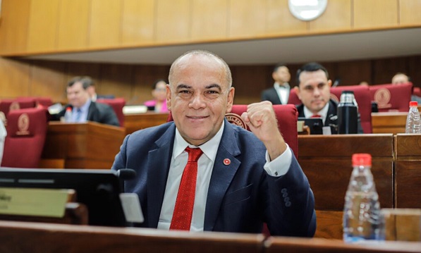 Basilio “Bachi†Núñez Reelecto como Presidente del Senado hasta 2028