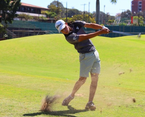 Gran inicio de Fernández y Giuliano los campeones defensores del titulo