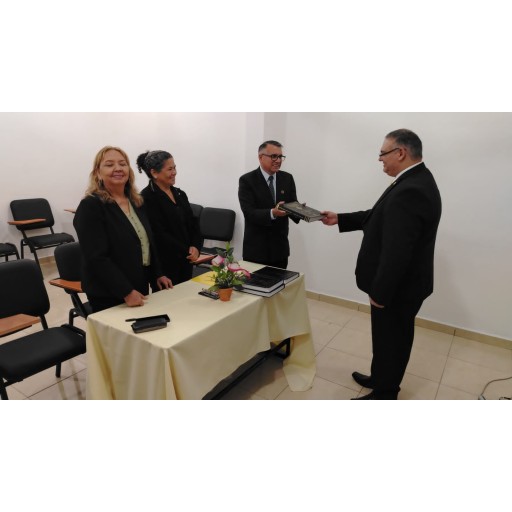 Presentación y defensa de tesis doctoral de contenido jurÃdico en idioma guaranÃ