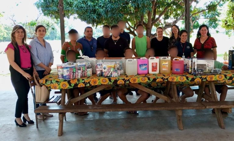 Centros educativos y adolescentes fueron beneficiados con donaciones de magistrados