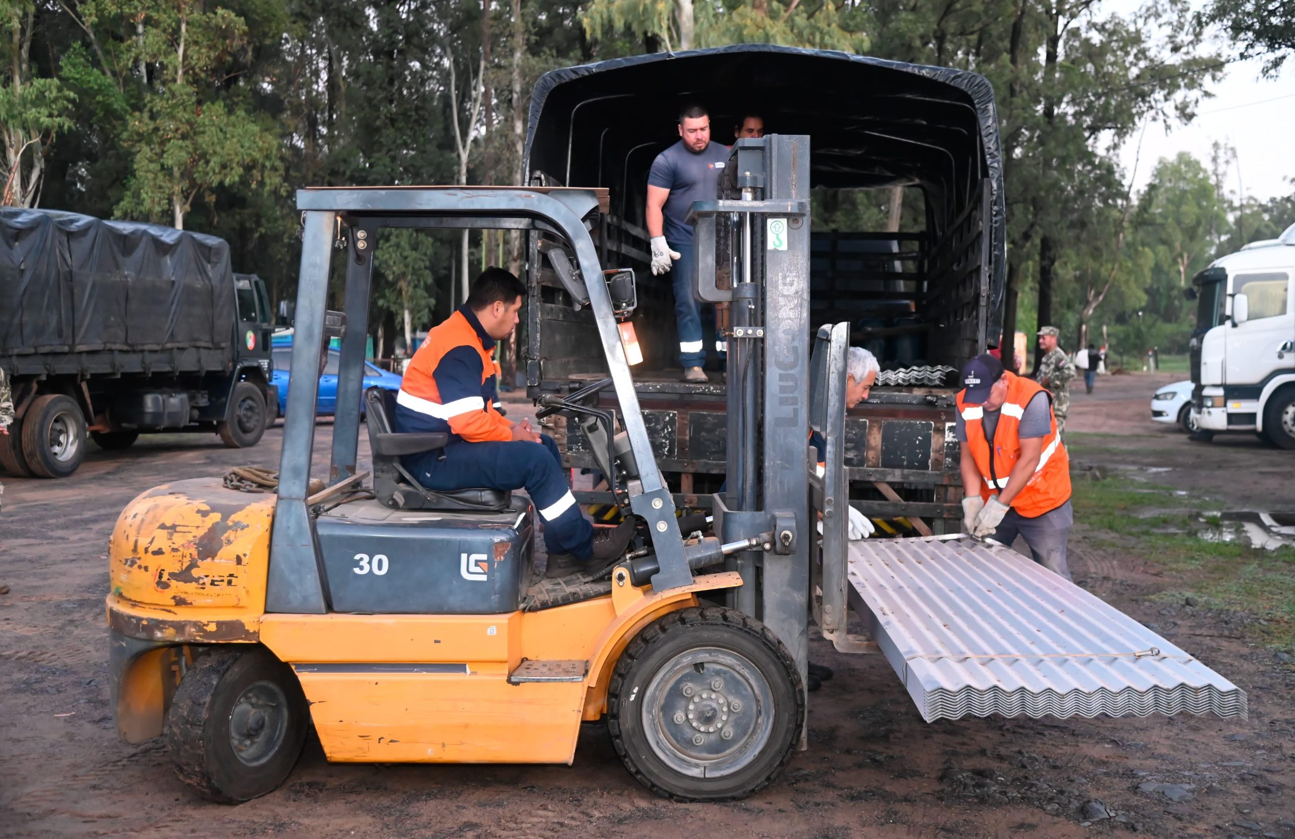 Asistencia a poblaciones afectadas por el temporal en el sur del paÃs