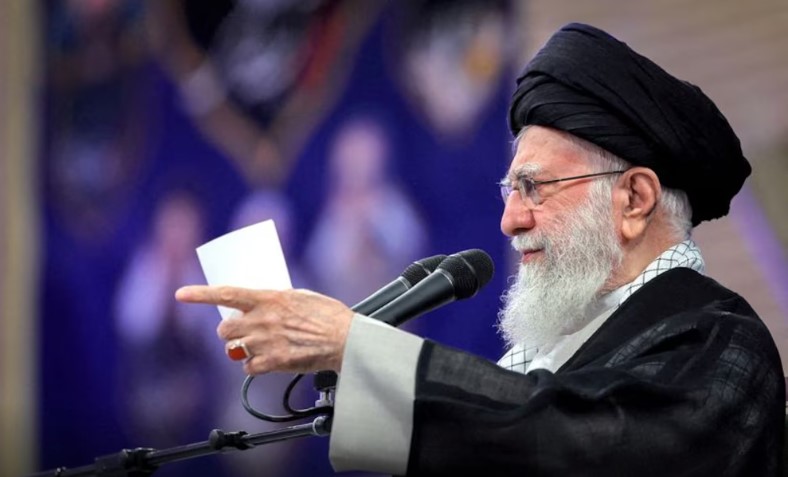 Alà Khamenei amenazó a Estados Unidos con “daños irreparablesâ€