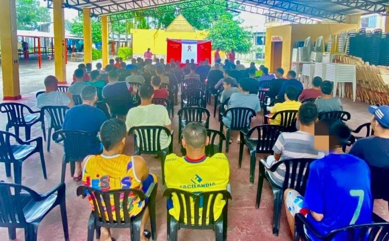 PRONASIDA es responsable de la promoción, prevención y atención integral de las personas con VIH.